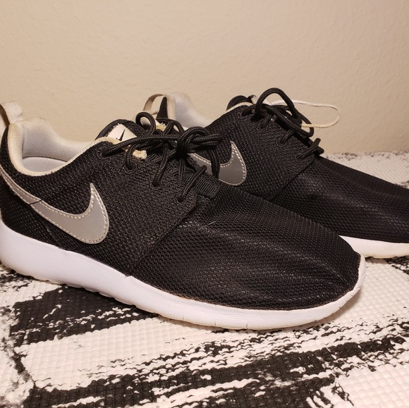 Nike Other - ♣️ Nike Roshe 1